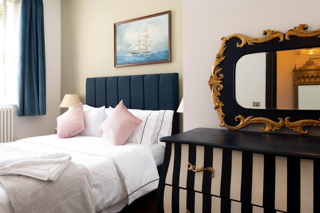 Stylish Beachfront Bolthole With Stunning Sea Views And Luxury Touches Herne Bay Exterior foto