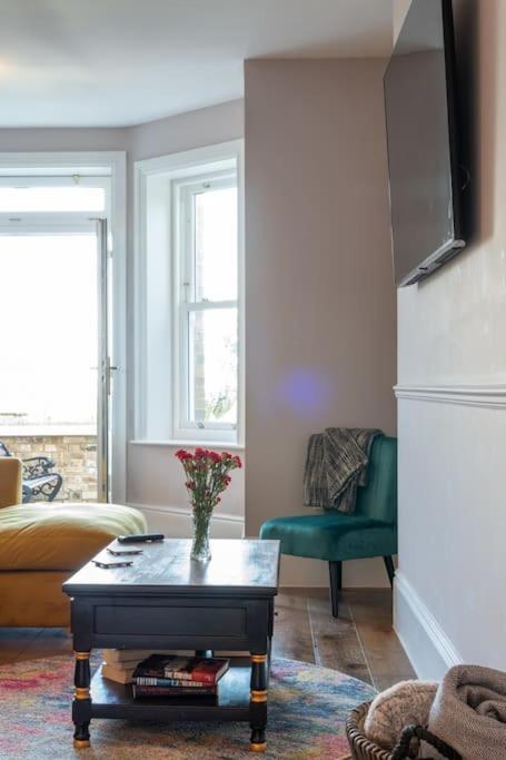 Stylish Beachfront Bolthole With Stunning Sea Views And Luxury Touches Herne Bay Exterior foto