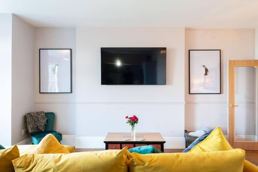 Stylish Beachfront Bolthole With Stunning Sea Views And Luxury Touches Herne Bay Exterior foto